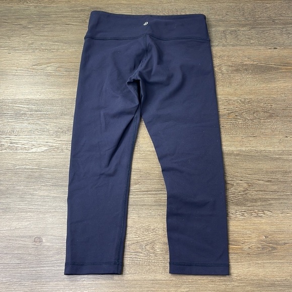 Lululemon Women’s 21” Align Crop Leggings, True Navy, size 6 - Picture 12 of 13